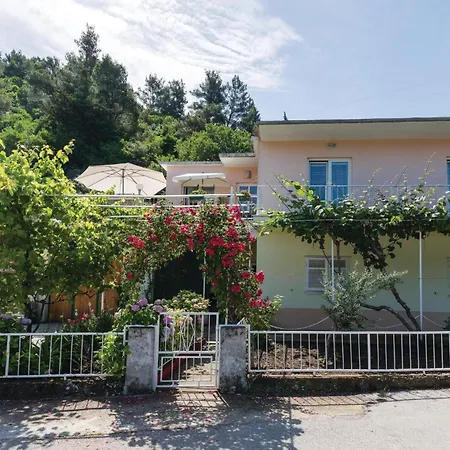 Bacinska Jezera With View Ix Bacina