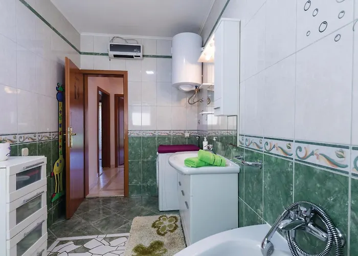 Bacinska Jezera With View Ix *